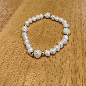 Pearl Bead Stretch Bracelet with Gold Accent - White